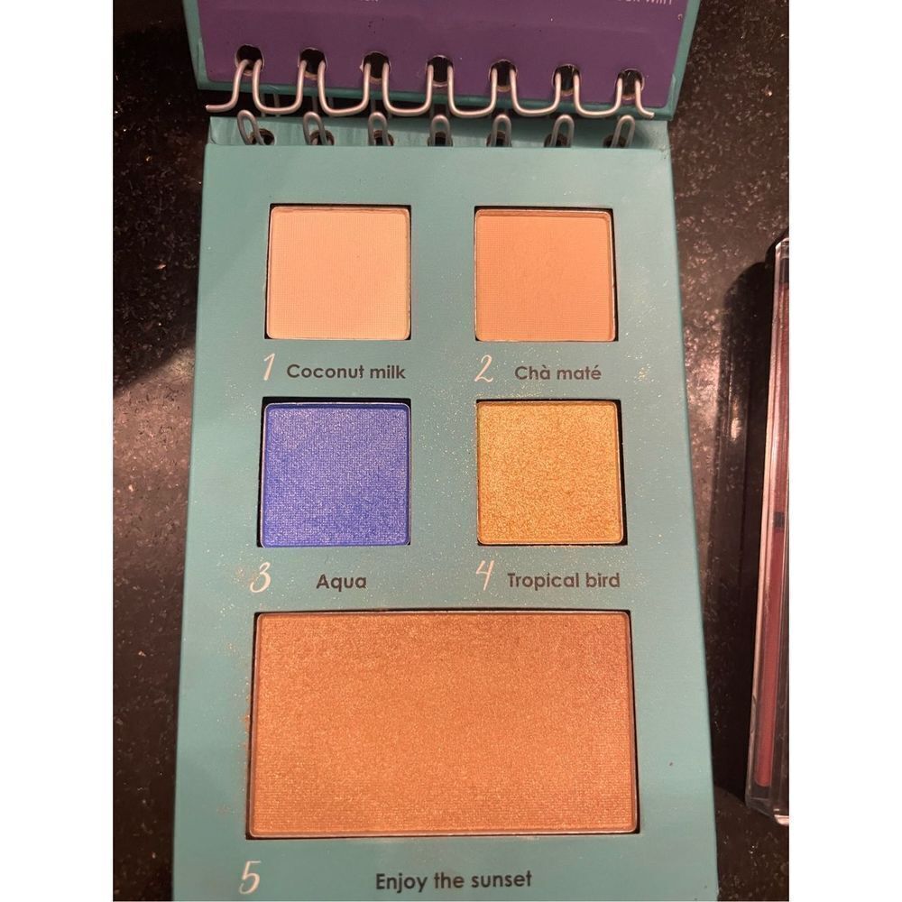 Bundle of makeup products - Picture 3 of 16